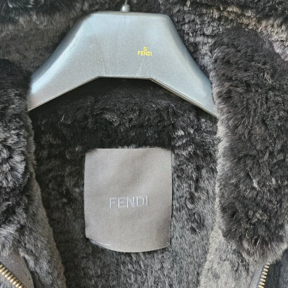 Fendi Fur Jacket - Vintage Luxury and Elegance - Picture 3 of 14